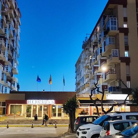 Hercules Paradise 531 Apartamento Con Vistas Al Mar Mediterraneo En Benalmadena A Pasos Del Centro Y Su Vibrante Zona Comercial Disfruta De Una Experiencia Unica En La Costa Del Sol Malaga Andalucia Well-Connected To The Airport Benalmádena Exterior foto